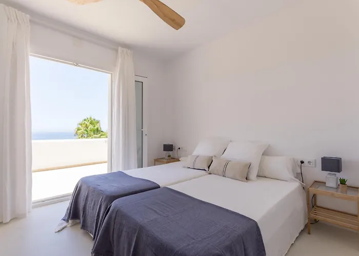 Con Encanto Y Vistas Al Mar En *